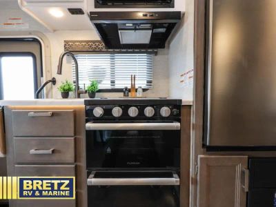 2025 Thor Motor Coach Freedom Elite — photo 21 view