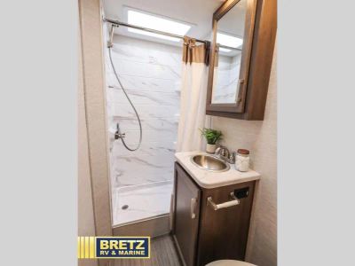2025 Thor Motor Coach Freedom Elite — photo 23 view