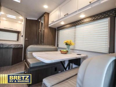 2025 Thor Motor Coach Freedom Elite — photo 16 view