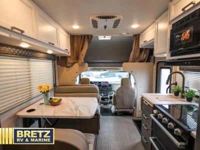 2025 Thor Motor Coach Freedom Elite — photo 24 view