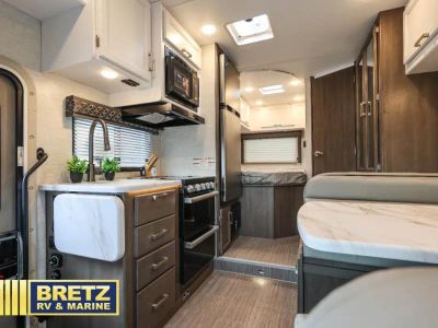 2025 Thor Motor Coach Freedom Elite — photo 15 view