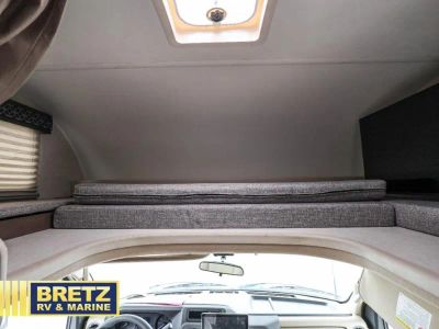 2025 Thor Motor Coach Freedom Elite — photo 14 view