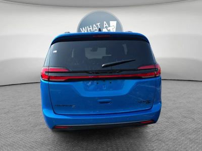 2027 Chrysler Pacifica — detail view