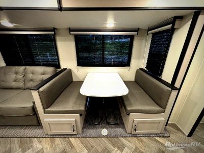 2024 Heartland Mallard — photo 9 view