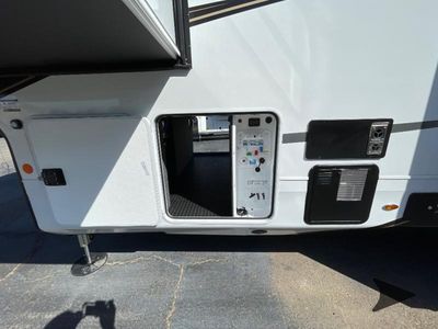 2025 Jayco Pinnacle - Photo 12