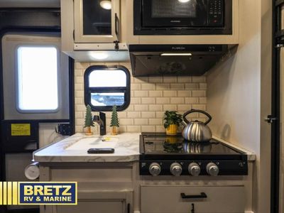 2022 Jayco Jay Feather Micro — photo 16 view