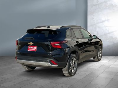 2025 Chevrolet Trax - Photo 4