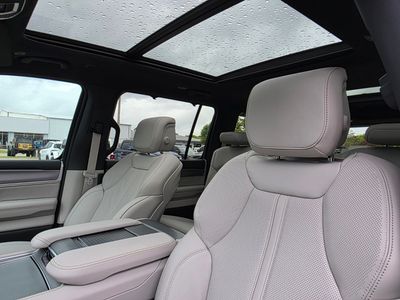 2026 Jeep Grand Wagoneer - Photo 13