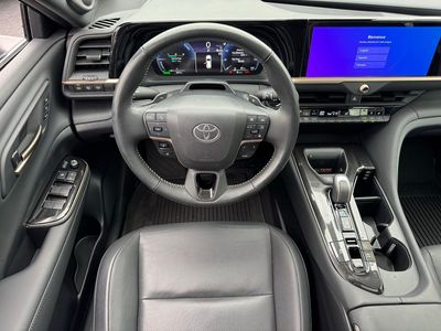 2025 Toyota Crown Signia Limited - Photo 18