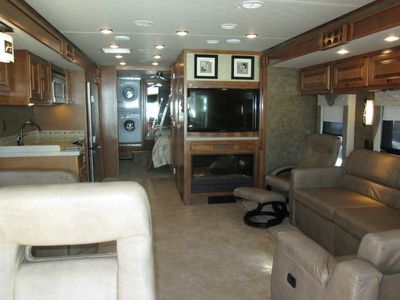 2014 Tiffin Motorhomes Allegro RED — photo 11 view