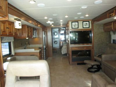 2014 Tiffin Motorhomes Allegro RED — photo 24 view