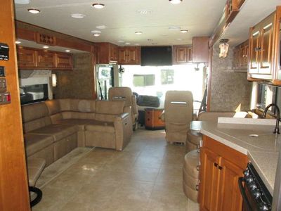 2014 Tiffin Motorhomes Allegro RED — photo 12 view