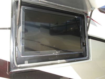 2014 Tiffin Motorhomes Allegro RED — photo 29 view