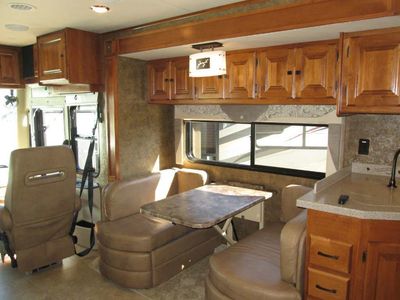 2014 Tiffin Motorhomes Allegro RED — photo 22 view