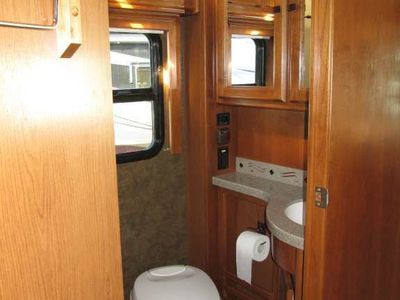 2014 Tiffin Motorhomes Allegro RED — photo 21 view