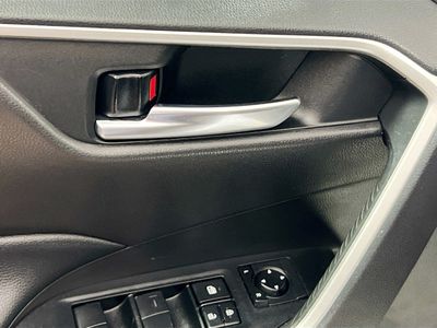 2021 Toyota RAV4 - Photo 14
