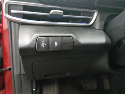 2024 Hyundai Elantra — photo 13 view