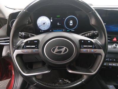 2024 Hyundai Elantra — photo 12 view