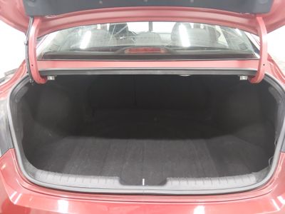 2024 Hyundai Elantra — photo 11 view