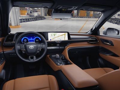 2026 Toyota Crown Signia — photo 19 view