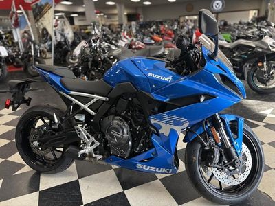 2026 Suzuki GSX-8R - Photo 3