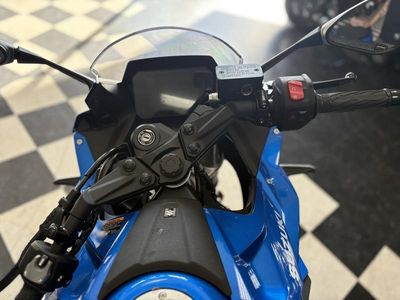 2026 Suzuki GSX-8R - Photo 8