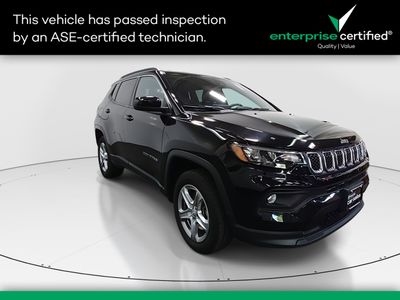2024 Jeep Compass Latitude 4x4 — front three-quarter view