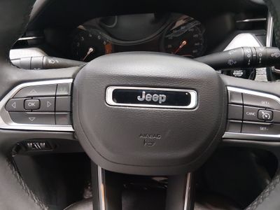 2024 Jeep Compass — photo 12 view
