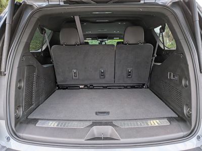 2023 Chevrolet Suburban - Photo 21