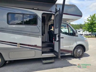 2020 Winnebago Vita - Photo 6