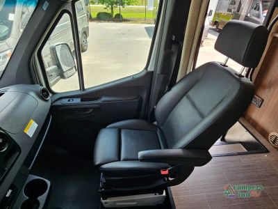 2020 Winnebago Vita - Photo 12