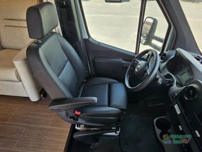 2020 Winnebago Vita - Photo 11