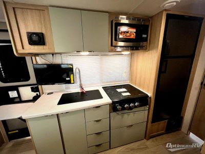 2024 Winnebago Micro Minnie — photo 10 view