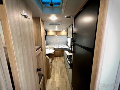 2024 Winnebago Micro Minnie — photo 21 view