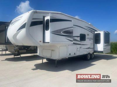 2011 Cruiser CF315RE — front three-quarter view