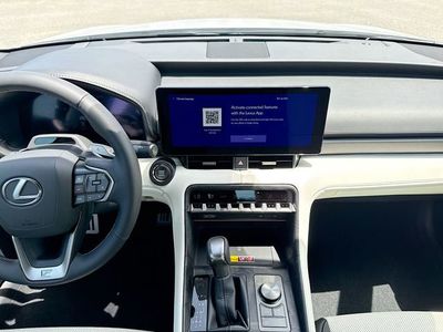 2026 Lexus IS - Photo 18