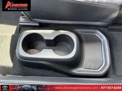 2026 Toyota Highlander — photo 14 view