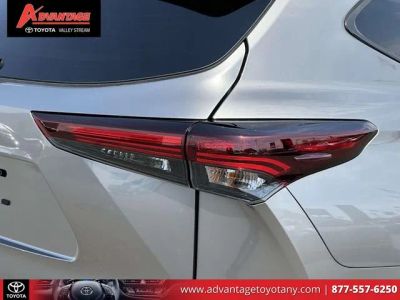 2026 Toyota Highlander — photo 11 view