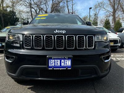 2021 Jeep Grand Cherokee — interior view