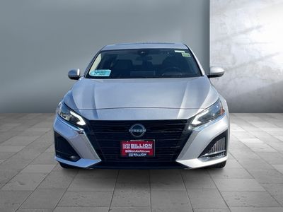 2023 Nissan Altima - Photo 2