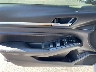 2023 Nissan Altima - Photo 10