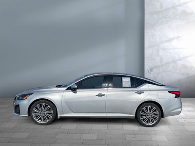 2023 Nissan Altima - Photo 3