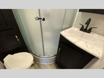 2023 Coachmen RV Freedom Express — photo 32 view