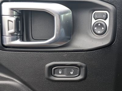2026 Jeep Wrangler - Photo 21
