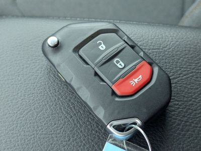 2026 Jeep Wrangler - Photo 31