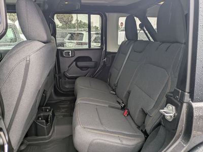 2026 Jeep Wrangler - Photo 7