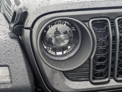2026 Jeep Wrangler - Photo 9