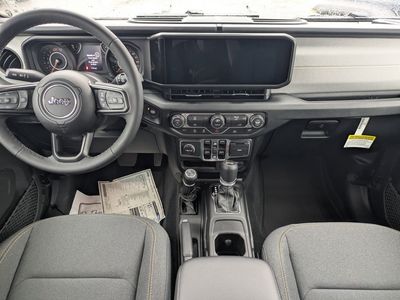 2026 Jeep Wrangler - Photo 13