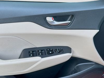 2022 Hyundai Accent - Photo 11