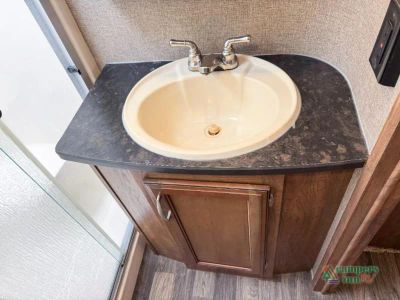 2016 Keystone RV Montana High Country — photo 28 view